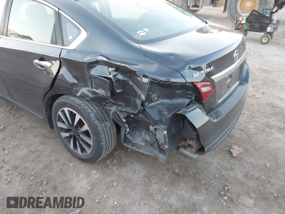 2018 Nissan Altima 2.5 S with VIN 1N4AL3AP0JC252006, listed as a IAAI auction lot 40632218 with 103,865 mi miles. Bid and sale history available at carsss.com. Image 6.