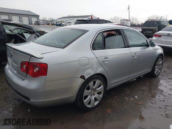 2005 Volkswagen Jetta 2.5L с VIN 3VWRF71K35M637013, выставлен на аукционе IAAI как лот 40970119 с пробегом 214 426 миль миль и . История ставок и продаж доступна на DreamBid. Изображение 4.