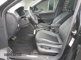 2023 Volkswagen Tiguan SE R-Line Black с VIN 3VV8B7AX0PM069782, выставлен на аукционе Copart как лот 52945925 с пробегом 64 870 миль миль и Списание • Salvage title. История ставок и продаж доступна на DreamBid. Изображение 7.