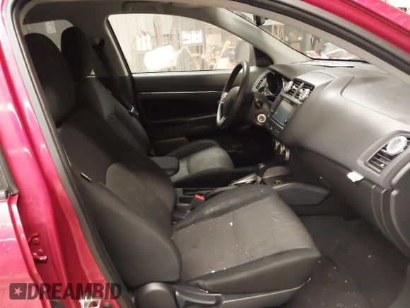 2023 Mitsubishi Outlander ES z VIN JA4ARUAU4PU002950, wystawiony jako IAAI lot #41549107 z przebiegiem 34 028 mil mil oraz . Historia ofert i sprzedaży dostępna na DreamBid. Obrazek 5.