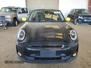 2023 MINI Hardtop Cooper SE z VIN WMW13DJ08P2T52515, wystawiony jako Copart lot #50271975 z przebiegiem 15 302 mil mil oraz Szkoda całkowita • Salvage title. Historia ofert i sprzedaży dostępna na DreamBid. Obrazek 5.