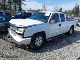 2007 Chevrolet Silverado 1500 Classic LT1 with VIN 1GCEC19V57Z170099, listed as a IAAI auction lot 41725714 with 131,734 mi miles. Bid and sale history available at carsss.com. Image 14.