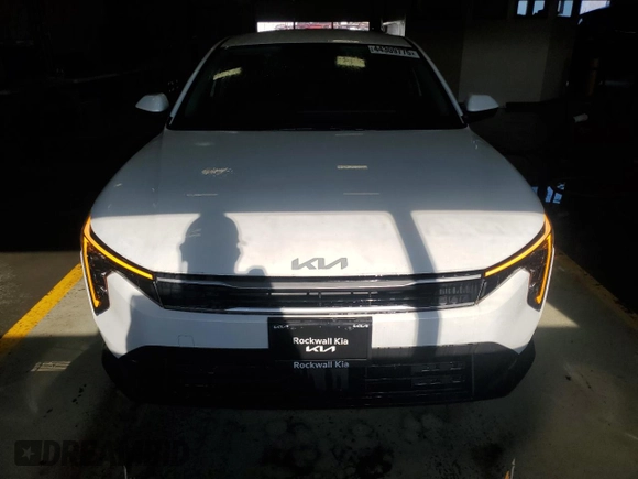 2025 Kia K4 LXS with VIN 3KPFT4DE3SE019666, listed as a Copart auction lot 44309775 with 13 mi miles and Salvage Title. Bid and sale history available at carsss.com. Image 5.