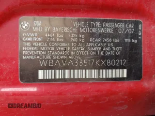 2007 BMW 3 Series 328i z VIN WBAVA33517KX80212, wystawiony jako Copart lot #55639855 z przebiegiem 246 801 mil mil oraz Szkoda całkowita • Salvage title. Historia ofert i sprzedaży dostępna na DreamBid. Obrazek 12.
