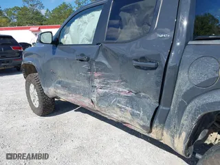2024 Toyota Tacoma 4WD SR5 with VIN 3TYLB5JNXRT031852, listed as a IAAI auction lot 41779552 with 9,625 mi miles. Bid and sale history available at carsss.com. Image 6.