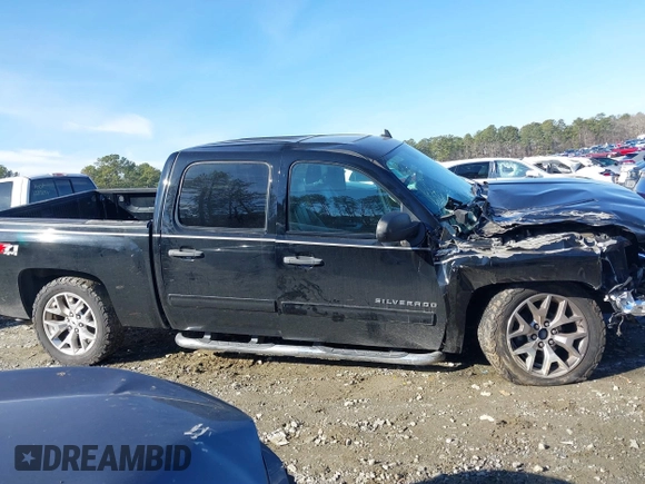 2011 Chevrolet Silverado 1500 LT with VIN 3GCPKSE34BG326812, listed as a IAAI auction lot 41446991 with 149,952 mi miles. Bid and sale history available at carsss.com. Image 13.