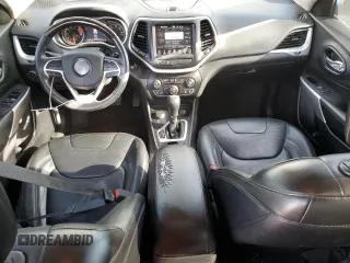 2018 Jeep Cherokee Overland with VIN 1C4PJMJX8JD594345, listed as a Copart auction lot 77934214 with 189,096 mi miles and Non Repairable. Bid and sale history available at carsss.com. Image 8.