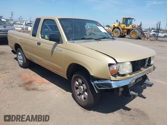 1998 Nissan Frontier XE z VIN 1N6DD26S3WC335378, wystawiony jako IAAI lot #42384698 z przebiegiem 180 306 mil mil oraz . Historia ofert i sprzedaży dostępna na DreamBid. Obrazek 1.