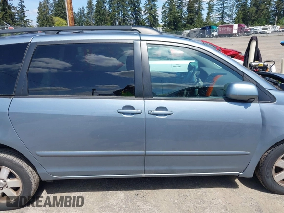 2010 Toyota Sienna XLE with VIN 5TDYK4CC0AS299238, listed as a IAAI auction lot 42168312 with 161,950 mi miles and . Bid and sale history available at carsss.com. Image 13.