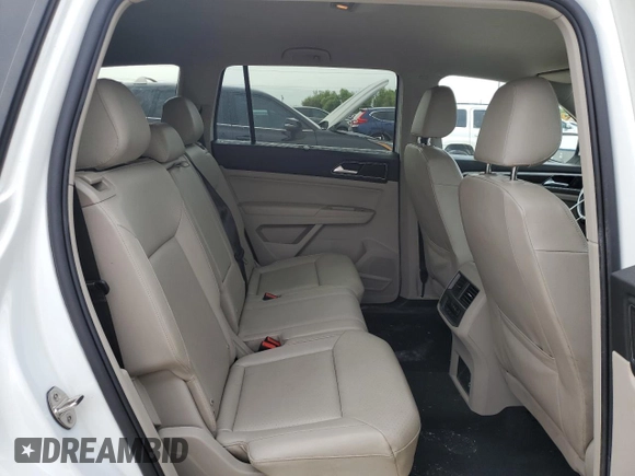 2018 Volkswagen Atlas SE z VIN 1V2PR2CA0JC558787, wystawiony jako Copart lot #50322575 z przebiegiem 104 103 mil mil oraz Szkoda całkowita • Salvage title. Historia ofert i sprzedaży dostępna na DreamBid. Obrazek 11.