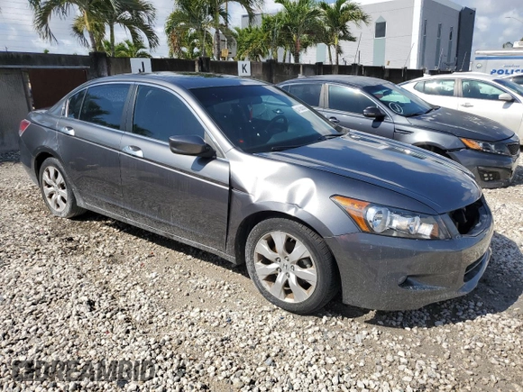 2010 Honda Accord EX z VIN 1HGCP3F76AA018725, wystawiony jako Copart lot #51126875 z przebiegiem 30 354 mil mil oraz Czysty tytuł • Clean title. Historia ofert i sprzedaży dostępna na DreamBid. Obrazek 4.