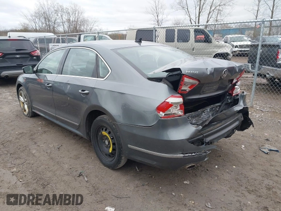 2015 Volkswagen Passat 2.0L TDI SEL Premium with VIN 1VWCV7A34FC094467, listed as a IAAI auction lot 42030825 with 184,517 mi miles. Bid and sale history available at carsss.com. Image 3.