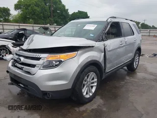 2014 Ford Explorer XLT with VIN 1FM5K7D88EGC22692, listed as a IAAI auction lot 41945588 with 84,129 mi miles. Bid and sale history available at carsss.com. Image 2.