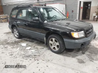 1998 Subaru Forester L with VIN JF1SF6353WH776091, listed as a IAAI auction lot 41573799 with 170,851 mi miles. Bid and sale history available at carsss.com. Image 1.