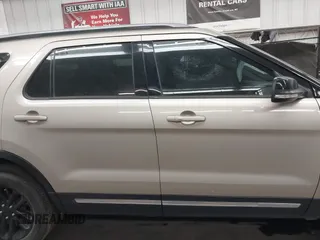 2017 Ford Explorer XLT with VIN 1FM5K7D86HGA61358, listed as a IAAI auction lot 41948512 with 167,914 mi miles and . Bid and sale history available at carsss.com. Image 13.