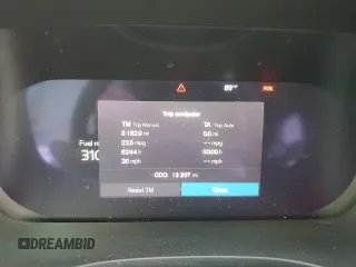 2024 Volvo XC60 Plus Dark Theme z VIN YV4L12RL5R1767754, wystawiony jako Copart lot #55004885 z przebiegiem 13 207 mil mil oraz Szkoda całkowita • Salvage title. Historia ofert i sprzedaży dostępna na DreamBid. Obrazek 9.