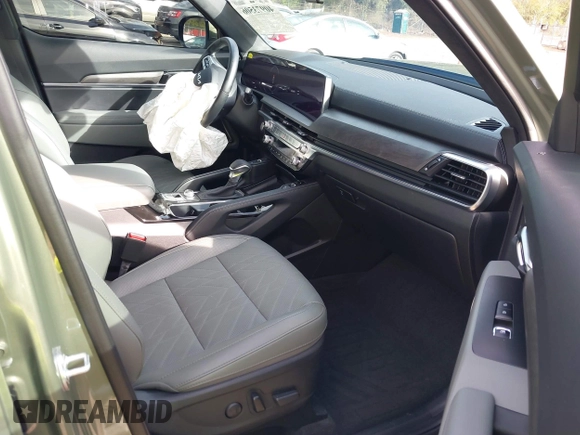 2024 Kia Telluride SX Prestige X-Pro with VIN 5XYP5DGC8RG459193, listed as a IAAI auction lot 40973506 with 10,541 mi miles and . Bid and sale history available at DreamBid. Image 5.