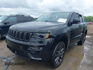 2018 Jeep Grand Cherokee Overland z VIN 1C4RJFCT2JC234220, wystawiony jako IAAI lot #42240365 z przebiegiem 84 753 mil mil oraz . Historia ofert i sprzedaży dostępna na DreamBid. Obrazek 2.