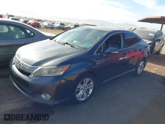 2010 Lexus HS 250h z VIN JTHBB1BA8A2034027, wystawiony jako IAAI lot #41551228 z przebiegiem 304 411 mil mil oraz . Historia ofert i sprzedaży dostępna na DreamBid. Obrazek 2.