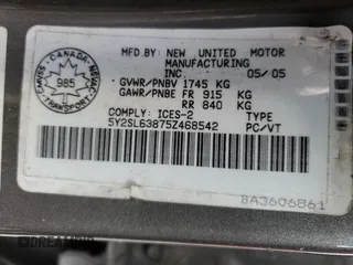 2005 Pontiac Vibe with VIN 5Y2SL63875Z468542, listed as a Copart auction lot 68119624 with 299,999 mi miles and Salvage Title. Bid and sale history available at carsss.com. Image 13.
