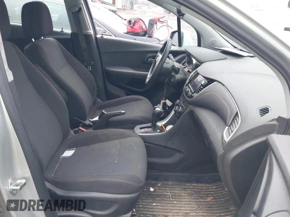 2020 Chevrolet Trax LS with VIN 3GNCJNSBXLL112258, listed as a IAAI auction lot 41657907 with 133,412 mi miles. Bid and sale history available at carsss.com. Image 5.