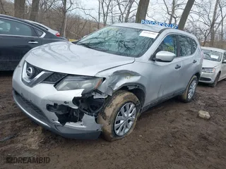 2016 Nissan Rogue SV with VIN 5N1AT2MV9GC886787, listed as a IAAI auction lot 41642909 with 194,620 mi miles. Bid and sale history available at carsss.com. Image 17.