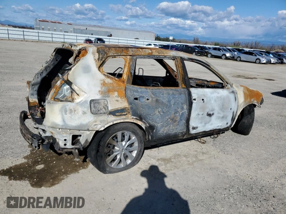 2016 Nissan Rogue SV z VIN KNMAT2MV9GP688756, wystawiony jako Copart lot #47897245 z przebiegiem Nie podano mil oraz Nie do naprawy • Non repairable. Historia ofert i sprzedaży dostępna na DreamBid. Obrazek 3.