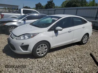 2013 Ford Fiesta S z VIN 3FADP4AJ6DM225821, wystawiony jako Copart lot #52918295 z przebiegiem 134 245 mil mil oraz Czysty tytuł • Clean title. Historia ofert i sprzedaży dostępna na DreamBid. Obrazek 1.