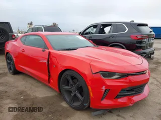 2017 Chevrolet Camaro 1LT z VIN 1G1FB1RS5H0169949, wystawiony jako IAAI lot #42177915 z przebiegiem 68 633 mil mil oraz . Historia ofert i sprzedaży dostępna na DreamBid. Obrazek 1.