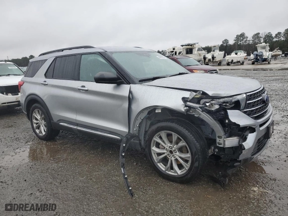 2020 Ford Explorer XLT with VIN 1FMSK7DH2LGB00670, listed as a Copart auction lot 44313725 with 107,244 mi miles and Salvage Title. Bid and sale history available at carsss.com. Image 4.