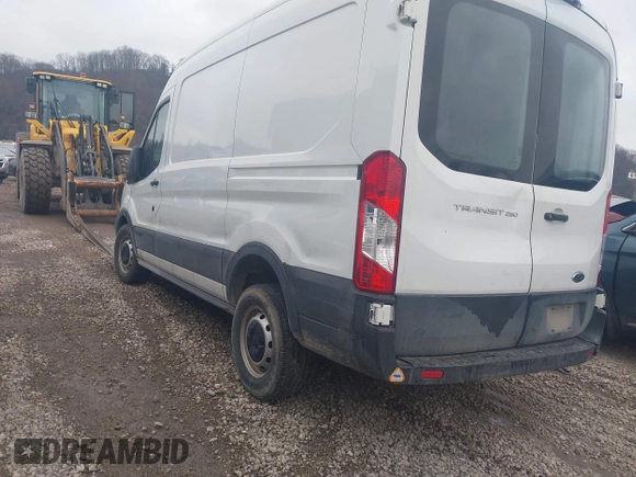 2019 Ford Transit z VIN 1FTYR1CM4KKA00667, wystawiony jako IAAI lot #41430228 z przebiegiem 252 757 mil mil oraz . Historia ofert i sprzedaży dostępna na DreamBid. Obrazek 3.