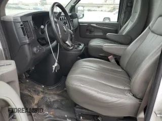 2015 Chevrolet Express Cargo z VIN 1GCWGFCF0F1286668, wystawiony jako Copart lot #85657524 z przebiegiem 107 760 mil mil oraz Szkoda całkowita • Salvage title. Historia ofert i sprzedaży dostępna na DreamBid. Obrazek 7.