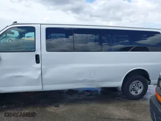 2019 Chevrolet Express Passenger LT with VIN 1GAZGPFG2K1247624, listed as a IAAI auction lot 30701525 with 22,150 mi miles. Bid and sale history available at carsss.com. Image 14.