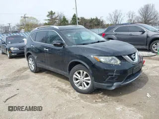 2015 Nissan Rogue SV with VIN 5N1AT2MV2FC811122, listed as a IAAI auction lot 41942521 with 186,965 mi miles. Bid and sale history available at carsss.com. Image 1.