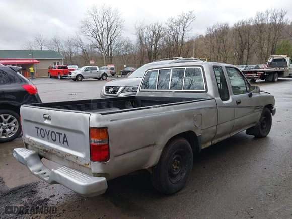 1992 Toyota 2WD Pickups DLX with VIN JT4RN93PXN5057323, listed as a IAAI auction lot 41927475 with NaN miles. Bid and sale history available at carsss.com. Image 4.