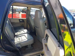 2003 Ford Expedition Eddie Bauer z VIN 1FMFU18L43LC23174, wystawiony jako IAAI lot #42021679 z przebiegiem 240 025 mil mil oraz . Historia ofert i sprzedaży dostępna na DreamBid. Obrazek 8.
