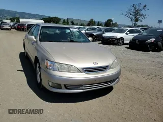 2001 Lexus ES 300 with VIN JT8BF28G210342201, listed as a Copart auction lot 55067975 with 235,165 mi miles and Salvage Title. Bid and sale history available at DreamBid. Image 13.