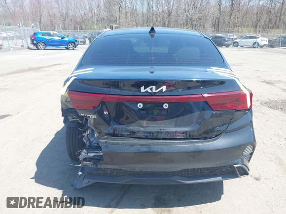 2022 Kia Forte LXS z VIN 3KPF24AD5NE474800, wystawiony jako IAAI lot #42071114 z przebiegiem 63 603 mil mil oraz . Historia ofert i sprzedaży dostępna na DreamBid. Obrazek 16.