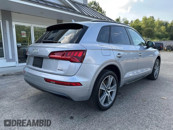 2020 Audi Q5 Premium Plus z VIN WA1BNAFY9L2003365, wystawiony jako IAAI lot #42761355 z przebiegiem 137 371 mil mil oraz . Historia ofert i sprzedaży dostępna na DreamBid. Obrazek 4.