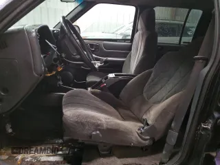 2002 GMC Sonoma SLS with VIN 1GTDT13WX2K204598, listed as a Copart auction lot 84615234 with 163,937 mi miles and Clean Title. Bid and sale history available at carsss.com. Image 7.