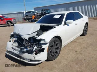 2019 Chrysler 300 with VIN 2C3CCABG0KH539581, listed as a IAAI auction lot 41652438 with 1 mi miles. Bid and sale history available at carsss.com. Image 2.