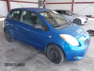 2007 Toyota Yaris z VIN JTDJT923475102583, wystawiony jako IAAI lot #42404052 z przebiegiem 197 728 mil mil oraz . Historia ofert i sprzedaży dostępna na DreamBid. Obrazek 1.