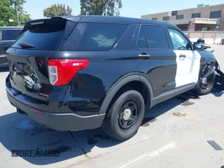 2020 Ford Police Interceptor Utility z VIN 1FM5K8AB6LGA19058, wystawiony jako IAAI lot #42223865 z przebiegiem 67 047 mil mil oraz . Historia ofert i sprzedaży dostępna na DreamBid. Obrazek 4.