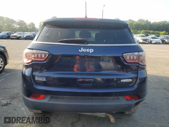 2018 Jeep Compass Latitude z VIN 3C4NJCBB5JT186724, wystawiony jako Copart lot #62260775 z przebiegiem 178 011 mil mil oraz Czysty tytuł • Clean title. Historia ofert i sprzedaży dostępna na DreamBid. Obrazek 6.