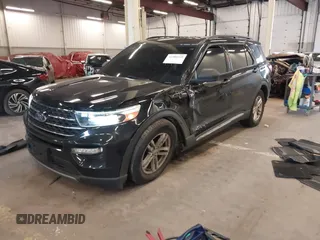 2020 Ford Explorer XLT z VIN 1FMSK8DH1LGA28432, wystawiony jako IAAI lot #41980349 z przebiegiem 40 031 mil mil oraz . Historia ofert i sprzedaży dostępna na DreamBid. Obrazek 2.