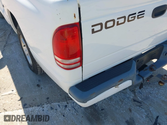 2001 Dodge Dakota with VIN 1B7FL26X71S161985, listed as a IAAI auction lot 41697721 with 218,168 mi miles. Bid and sale history available at carsss.com. Image 15.