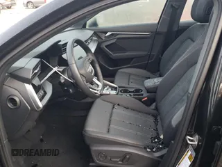 2022 Audi A3 Premium Plus z VIN WAUHUDGY4NA085613, wystawiony jako Copart lot #62363003 z przebiegiem 1 348 mil mil oraz . Historia ofert i sprzedaży dostępna na DreamBid. Obrazek 7.