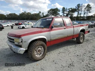 1992 Dodge Dakota z VIN 1B7GG23Y4NS592005, wystawiony jako Copart lot #78465424 z przebiegiem 175 666 mil mil oraz Nie do naprawy • Non repairable. Historia ofert i sprzedaży dostępna na DreamBid. Obrazek 1.