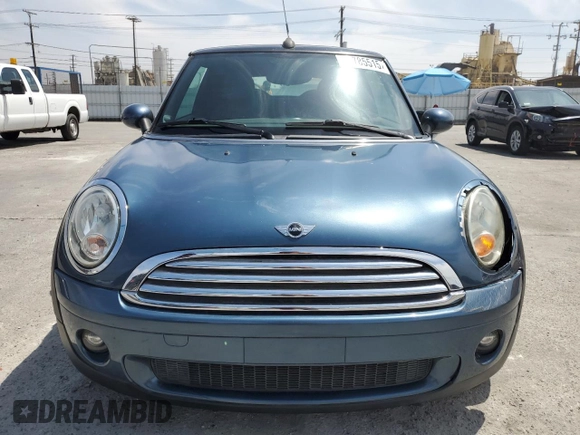 2009 MINI Convertible с VIN WMWMR33589TU96481, выставлен на аукционе Copart как лот 52785515 с пробегом 144 792 миль миль и Чистый • Clean title. История ставок и продаж доступна на DreamBid. Изображение 5.