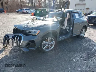 2022 Audi Q3 S line Premium z VIN WA1DECF30N1005992, wystawiony jako IAAI lot #41101352 z przebiegiem 37 399 mil mil oraz . Historia ofert i sprzedaży dostępna na DreamBid. Obrazek 2.